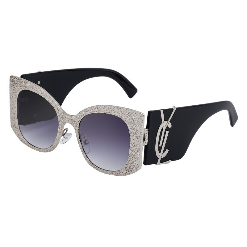 2025New Style Personality Wide Mirror Leg Sunglasses European and American Fashion Sunglasses for Women High-end Large Frame Outdoor Street Shooting Glasses