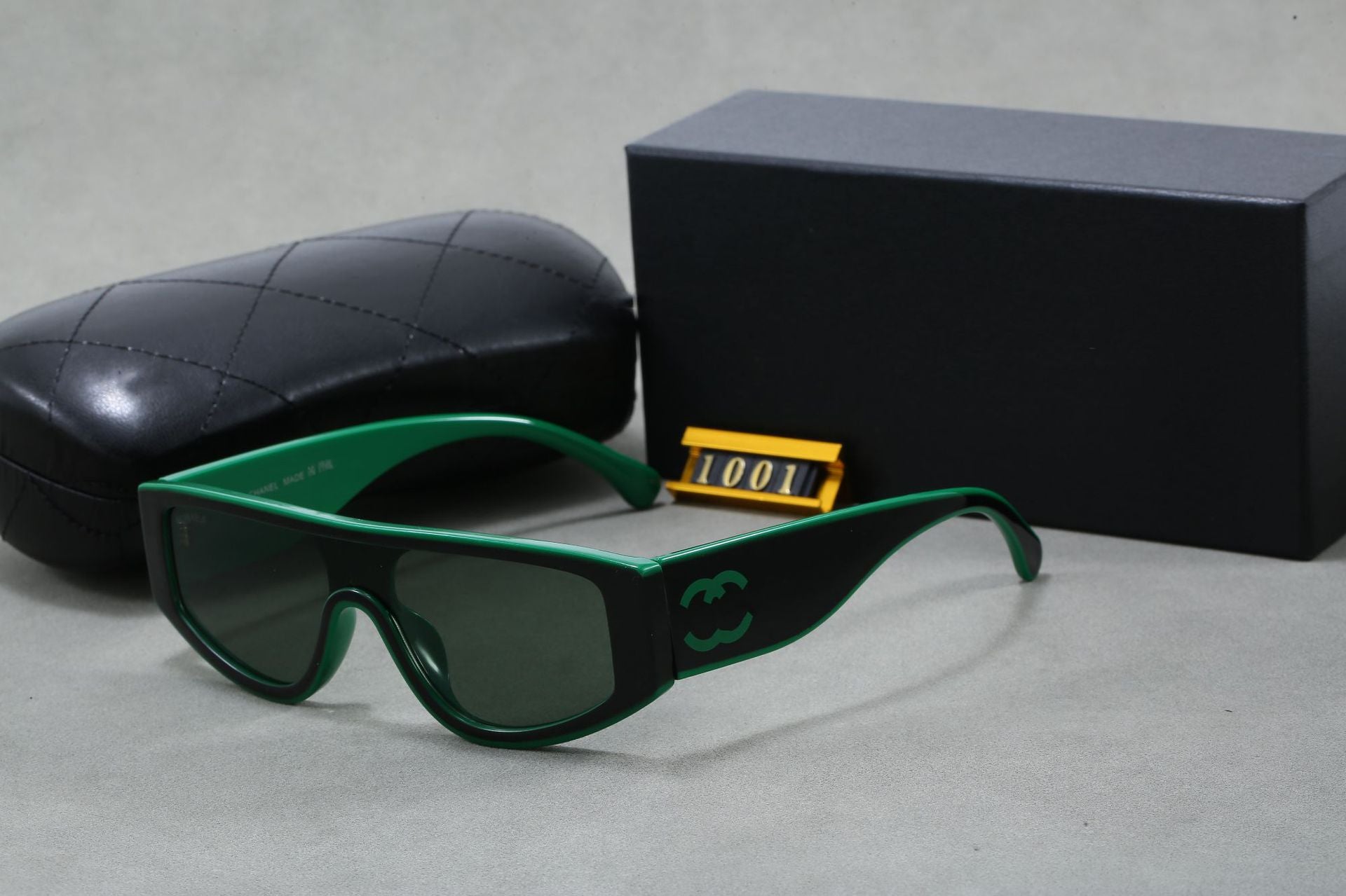 2025European and American Fashion New Cat Eye Sunglasses Chanel Style High-end Feel Unisex Sunglasses1001