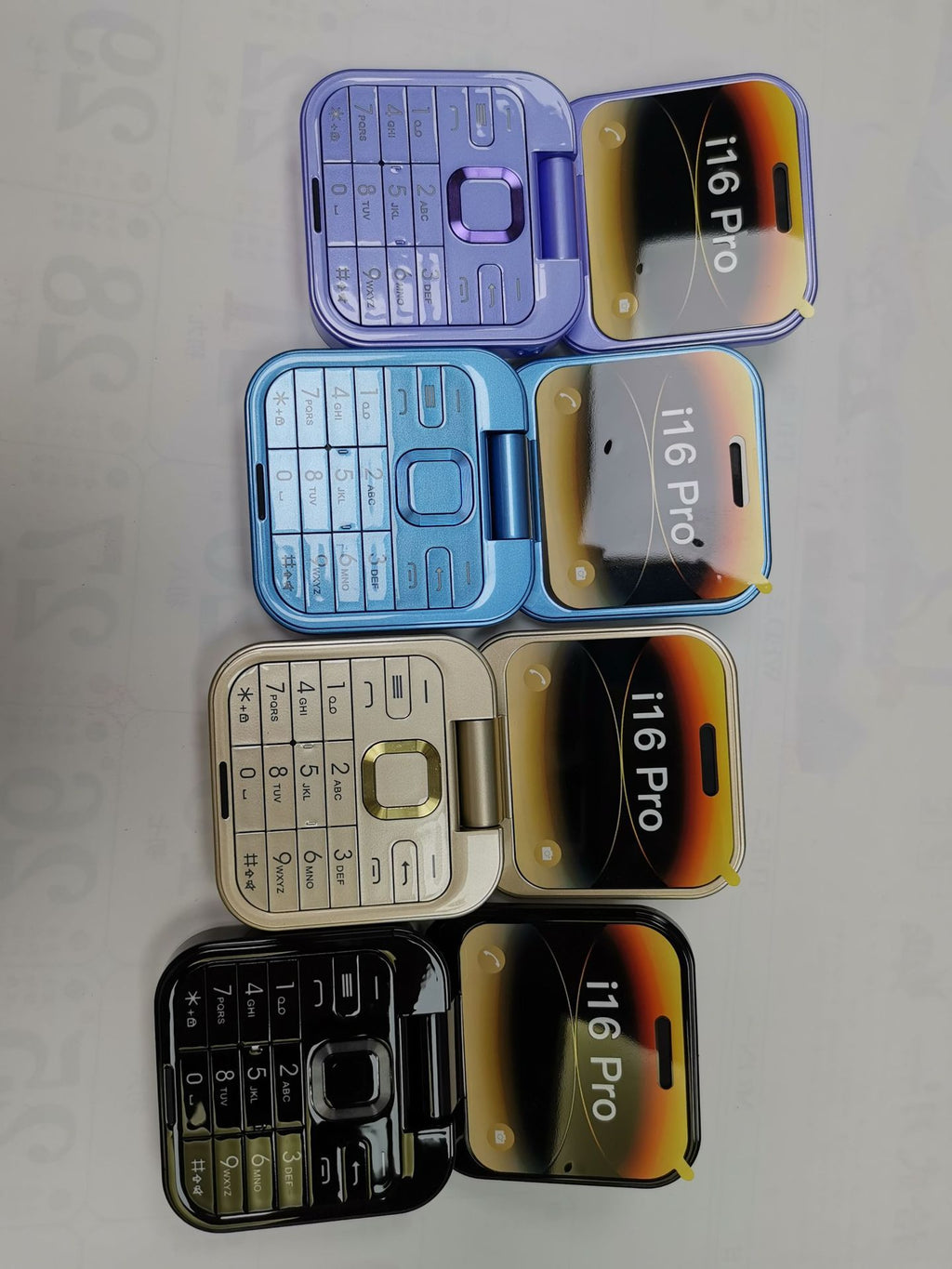 Mini Foldable Feature Phone Flip Cover Elderly Button Phone Pocket Women's Personalized Phone Backup Phone