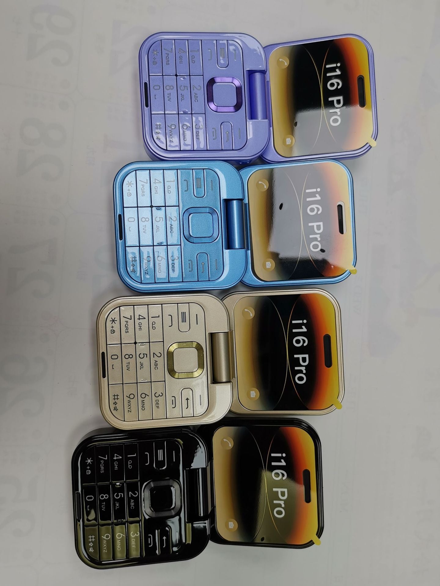 Mini Foldable Feature Phone Flip Cover Elderly Button Phone Pocket Women's Personalized Phone Backup Phone