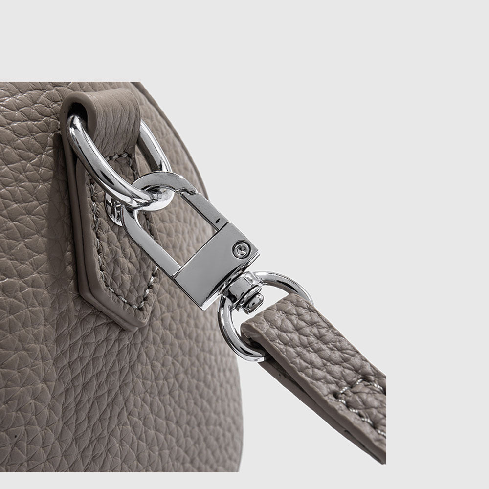 Guangzhou High-Quality Texture Genuine Leather Boston Pillow Bag for Women2024New first-layer cowhide handbag and crossbody bag