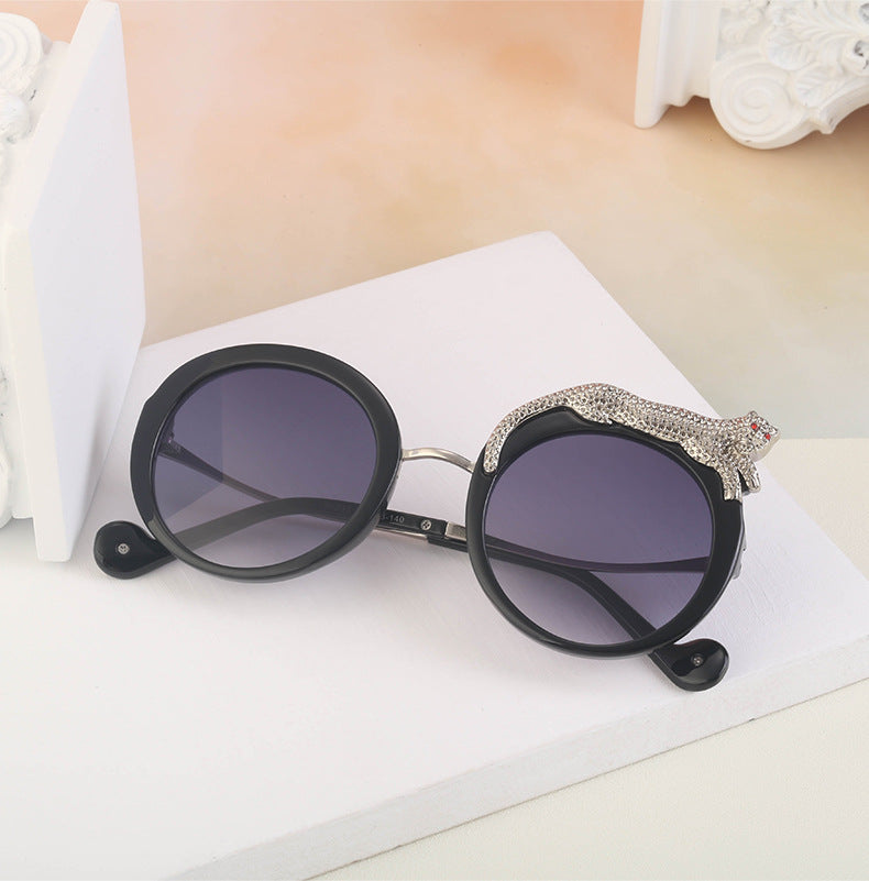 2025New Anti-Blue Light Glasses for Women Leopard Head Diamond-Studded European and American Round Frame Sunglasses Trendy Large Frame Sunglasses High-End Feel