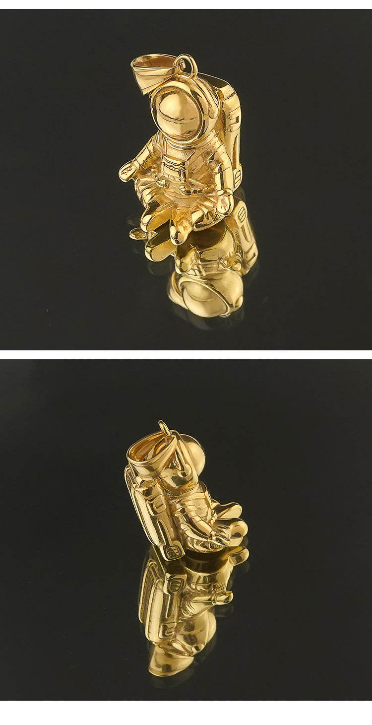 Cast Stainless Steel Astronaut Pendant Vacuum Plating gold Astronaut Personality Titanium Steel Necklace