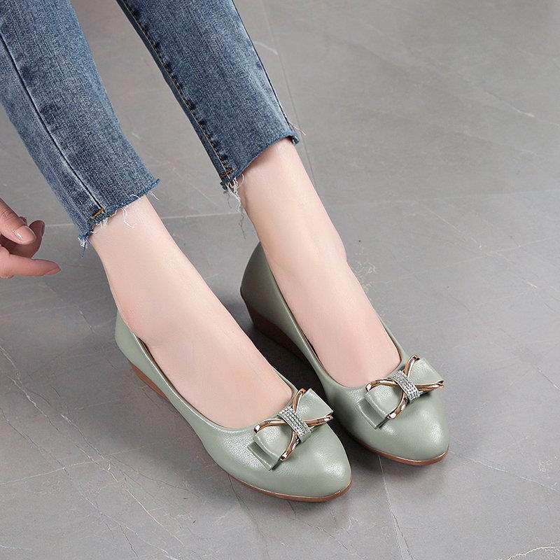 Pumps Women2025Spring New Versatile Women's Loafers British Style Flat Rhinestone Moccasins Durable Sole Women's Shoes