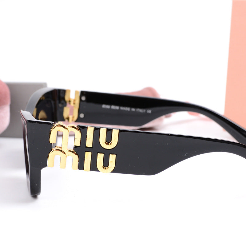 MU11Fashion Square Frame Letter Leg Sunglasses UV Protection Unisex Trendy Cat Eye Retro