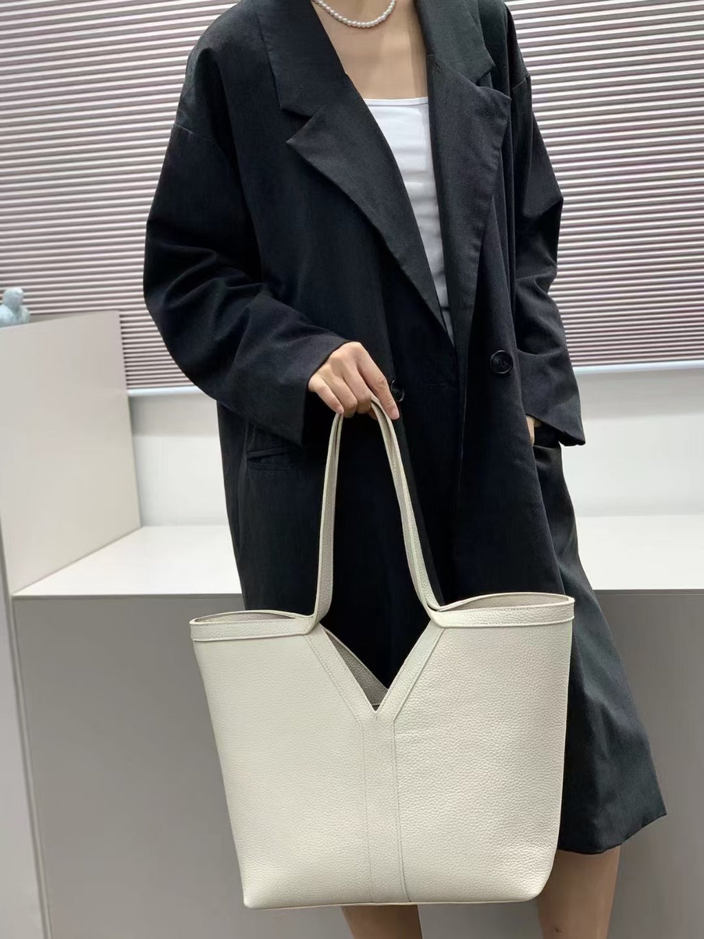 Autumn Winter New Genuine Leather Tote Bag Large Capacity Women's Bag Top Layer Cowhide Single Shoulder Commuter Underarm Bag