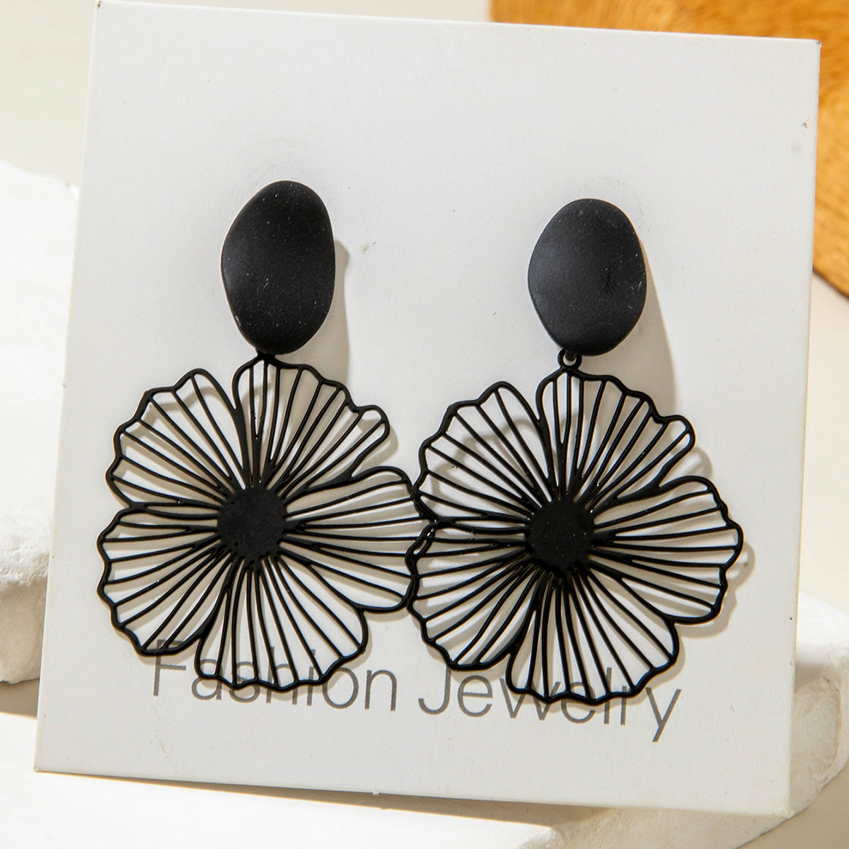 European and American Niche Ginkgo Leaf Tassel Necklace Design Sense Retro Pull-out Imitation Pearl Choker Jewelry choker