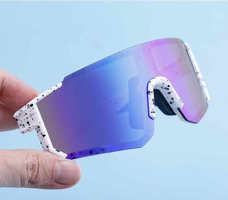 Outdoor Cycling Windproof Sunglasses for Men and Women, European and American Style One-piece Mountaineering Polarized Sunglasses Wholesale sunglasses