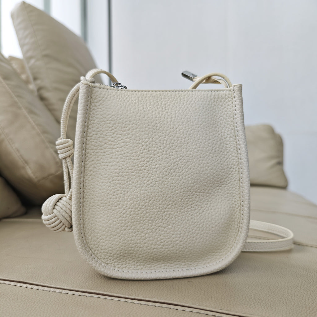 Genuine Leather Small Bucket Bag Trendy Small Bag for Women Fashion Woven Ball Phone Bag Versatile Shoulder Crossbody Bag