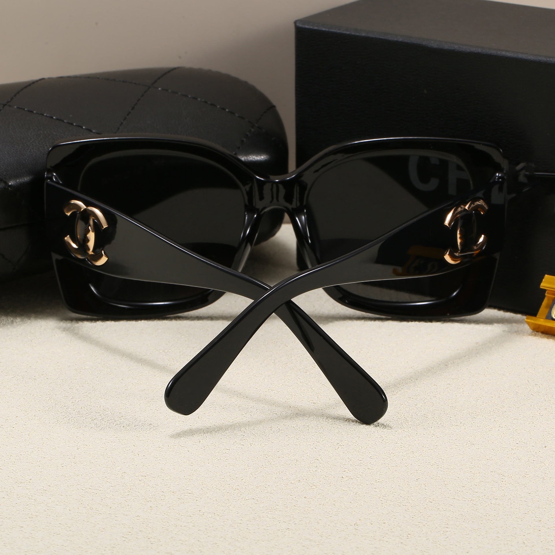 Xiaoxiangjia Large Frame Fashion European and American Trend Sunglasses Unisex Rectangular Retro Style sunglasses