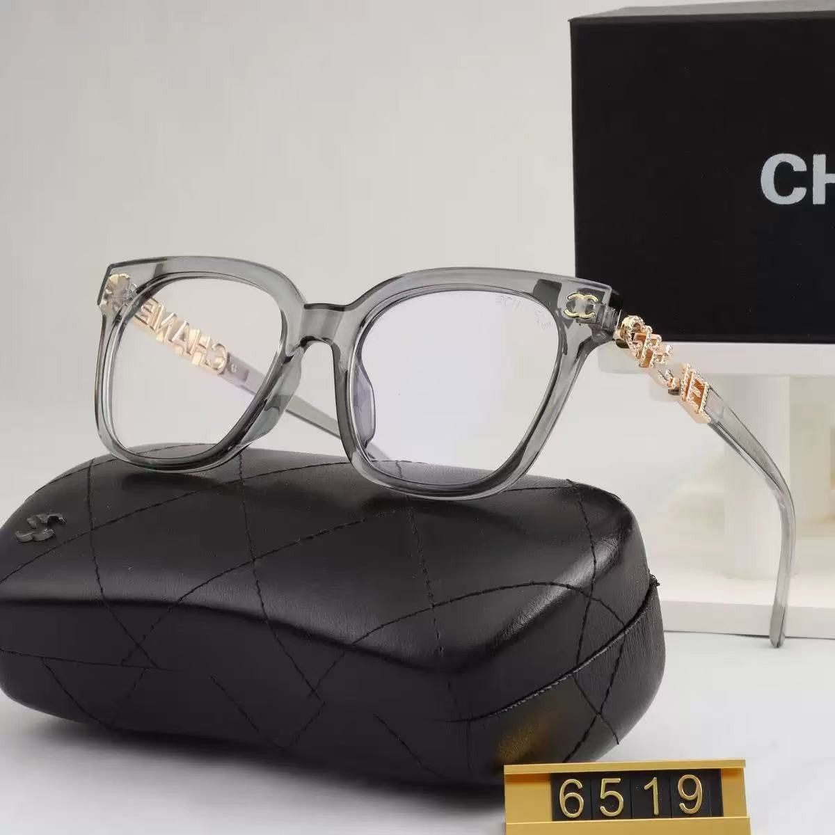 New Chanel Black Warrior Plain Mirror Sunglasses for Women with Lettered Temples, Everyday Versatile Non-Prescription Glasses Wholesale
