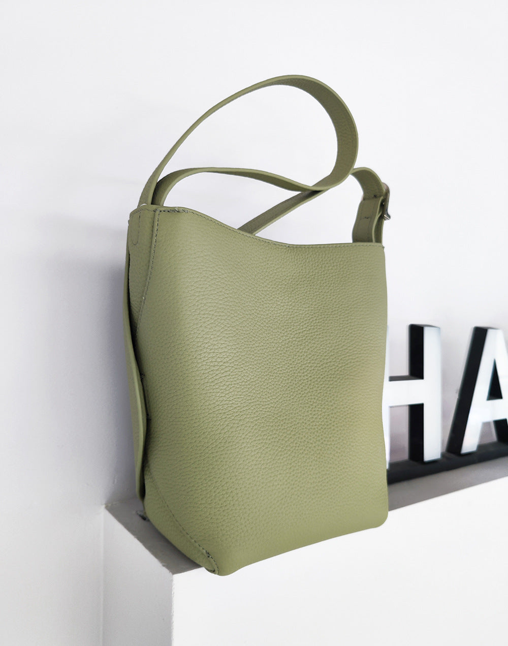 Genuine Leather Women's Bag Fashion Single Shoulder Crossbody New Hot Style High-end Korean Trend Versatile Large Capacity Commuter Bucket Bag