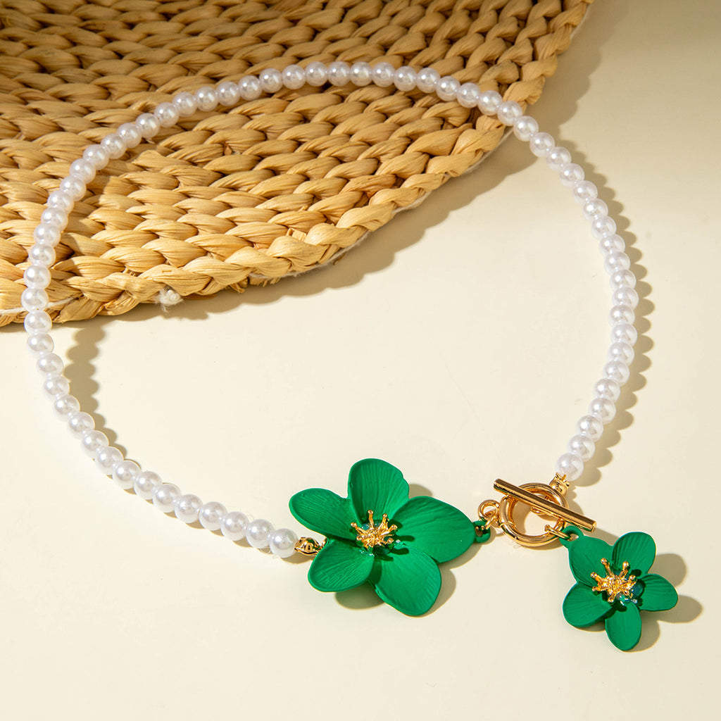 European and American Fashion Simple Alloy Flower Pendant Pearl Necklace  Elegant and versatile OT Buckle Design Sense Accessories