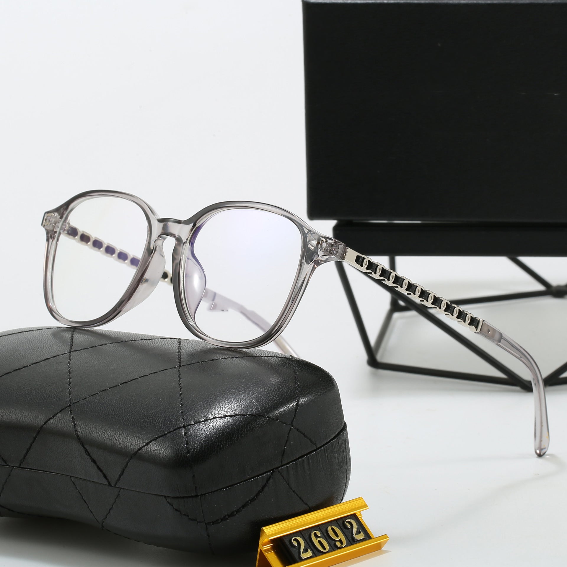 CH2692Xiaoxiang Internet Celebrity Style Woven Chain Large Frame Glasses Slimming Black Frame No-Makeup Magic Can Be Paired with Prescription Lenses for Women