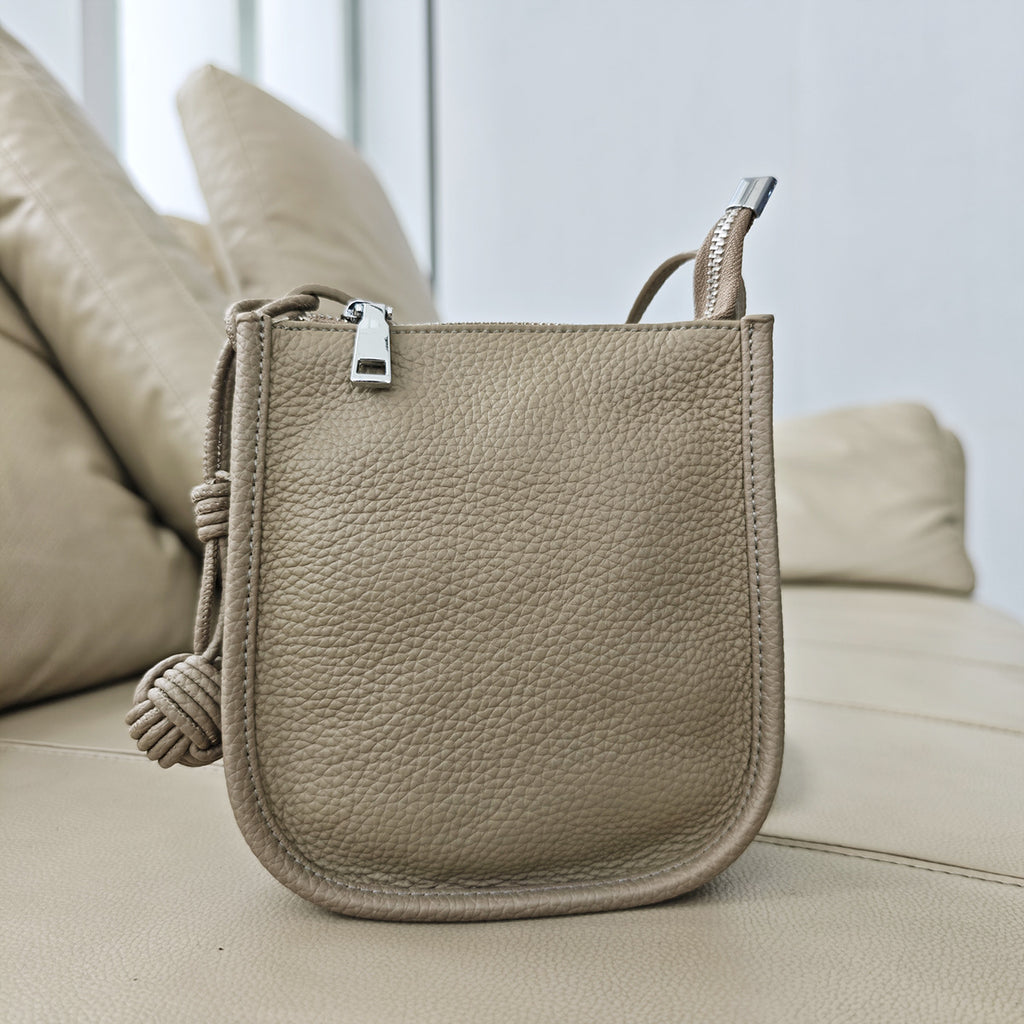 Genuine Leather Small Bucket Bag Trendy Small Bag for Women Fashion Woven Ball Phone Bag Versatile Shoulder Crossbody Bag