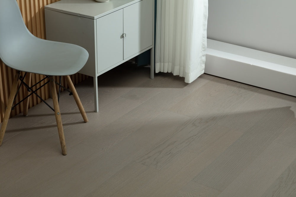 SK 1203 Full Birch Multi-layer Fire-Retardant Substrate Solid Wood Oak Veneer 1.2mm Scratch-resistant Engineered Flooring