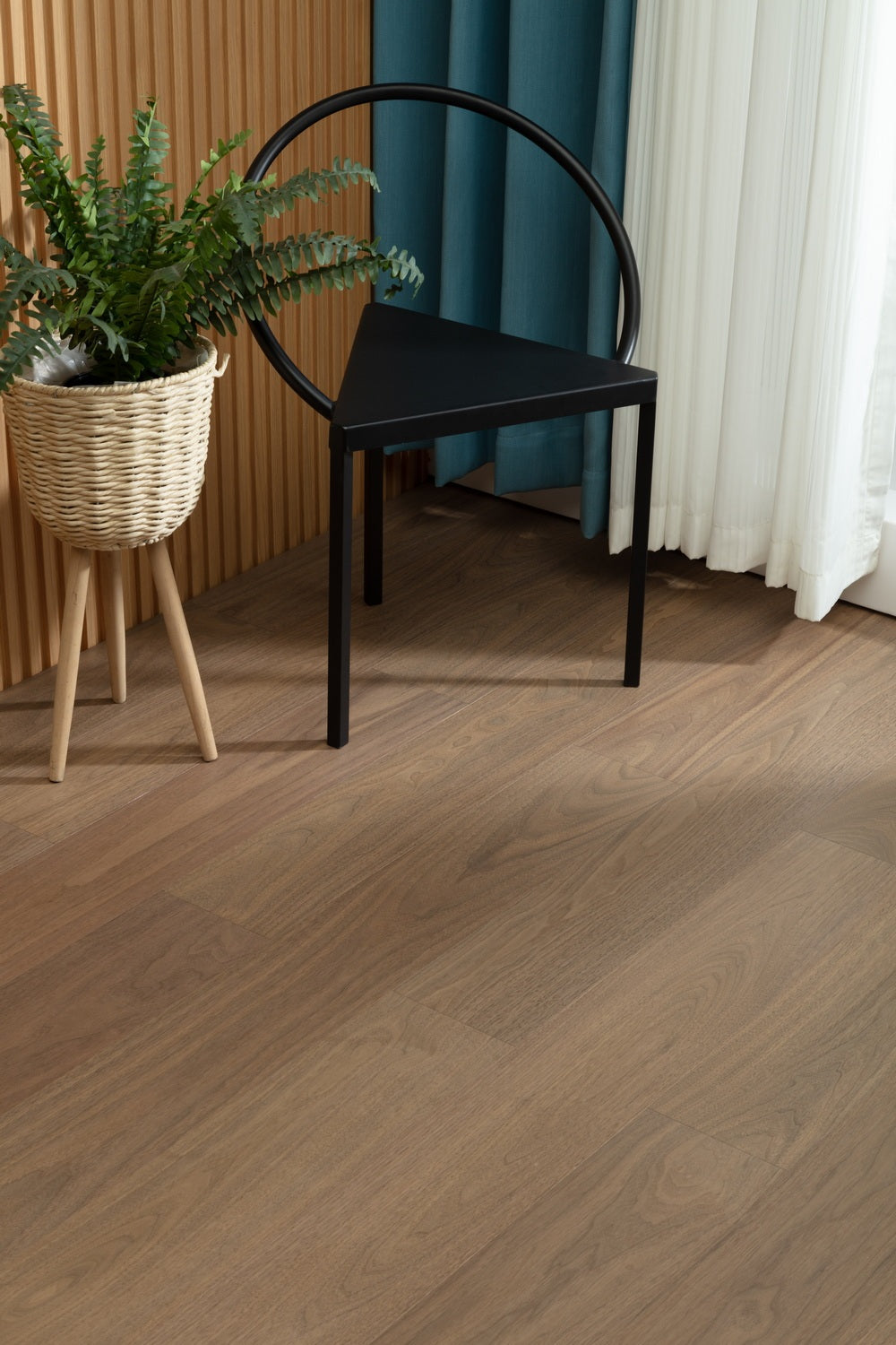 SK 1205 Full Birch Multi-layer Fire-Retardant Substrate Solid Wood Black Walnut Veneer 1.2mm Scratch-resistant Engineered Flooring