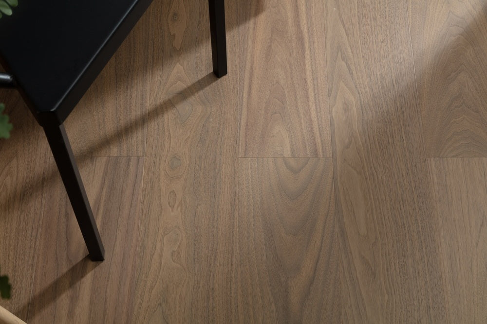 SK 1205 Full Birch Multi-layer Fire-Retardant Substrate Solid Wood Black Walnut Veneer 1.2mm Scratch-resistant Engineered Flooring