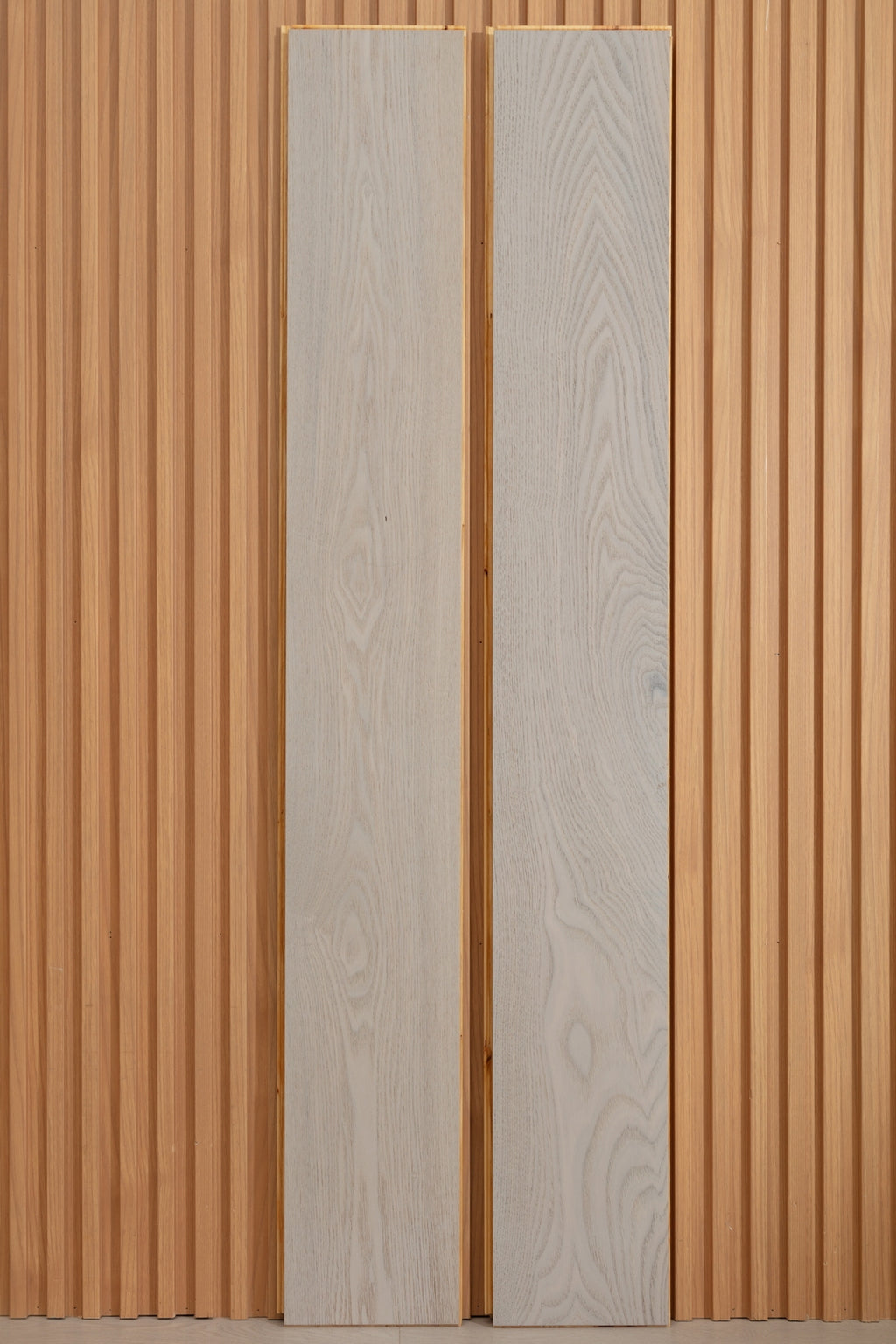 SC1211 New 3-layer Core Solid Wood European Oak Veneer 1.2mm Skid-resistant Click lock Joint Engineered Flooring