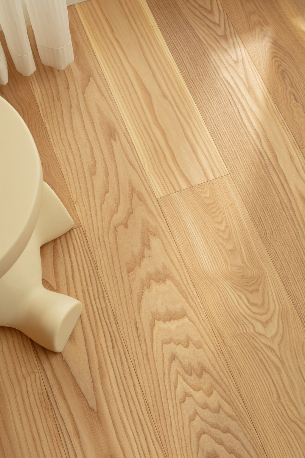 SK 1213 Full Birch Multi-layer Fire-Retardant Substrate Solid Wood European Oak Veneer 1.2 mm  Scratch-resistant  Engineered Flooring