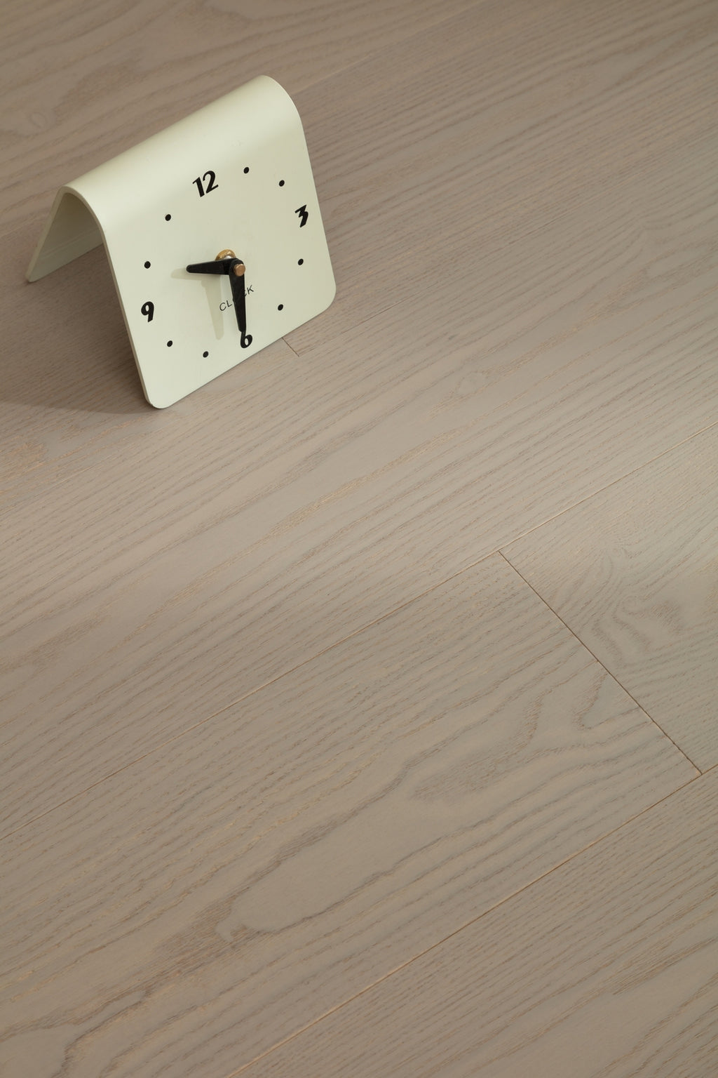 SK 1215 Full Birch Multi-layer Fire-Retardant Substrate Solid Wood European Oak Veneer 1.2 mm Scratch-resistant  Engineered Flooring