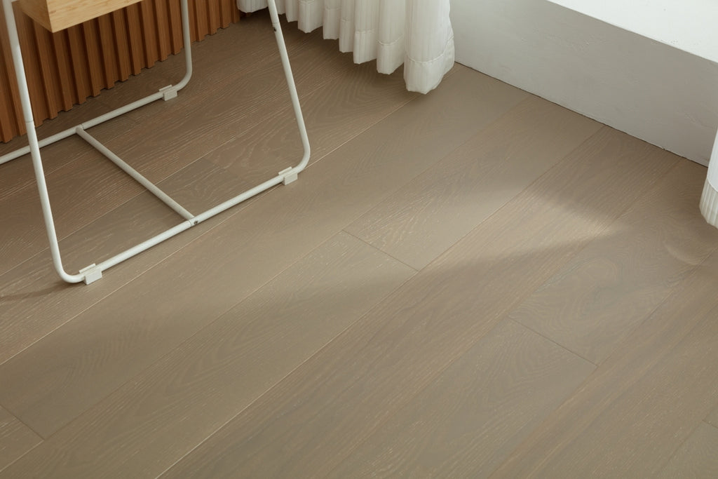 SK 1216 Full Birch Multi-layer Fire-Retardant Substrate Solid Wood European Oak Veneer 1.2 mm  Scratch-resistant  Engineered Flooring