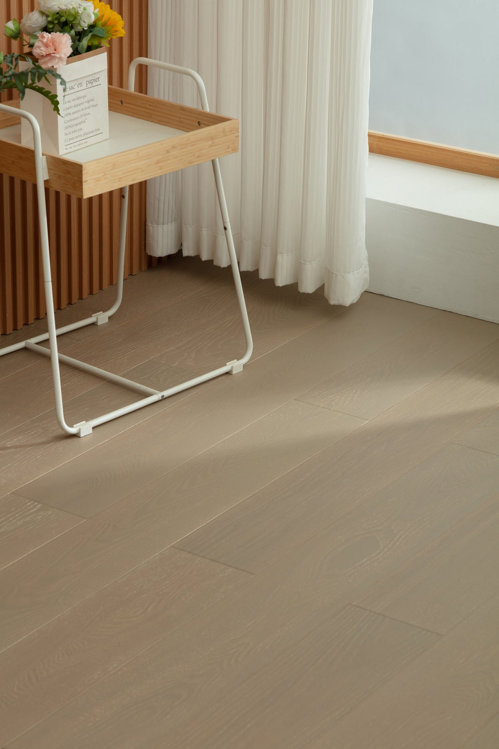 SK 1216 Full Birch Multi-layer Fire-Retardant Substrate Solid Wood European Oak Veneer 1.2 mm  Scratch-resistant  Engineered Flooring