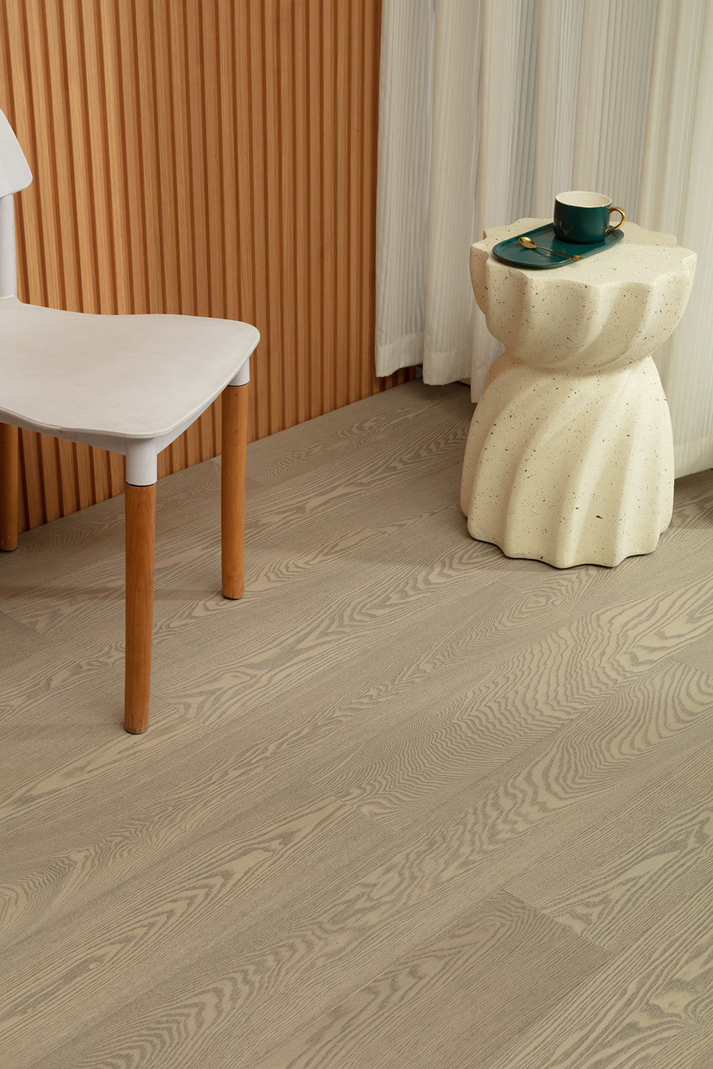 SK 1218 Full Birch Multi-layer Fire-Retardant Substrate Solid Wood European Oak Veneer 1.2 mm Scratch-resistant  Engineered Flooring