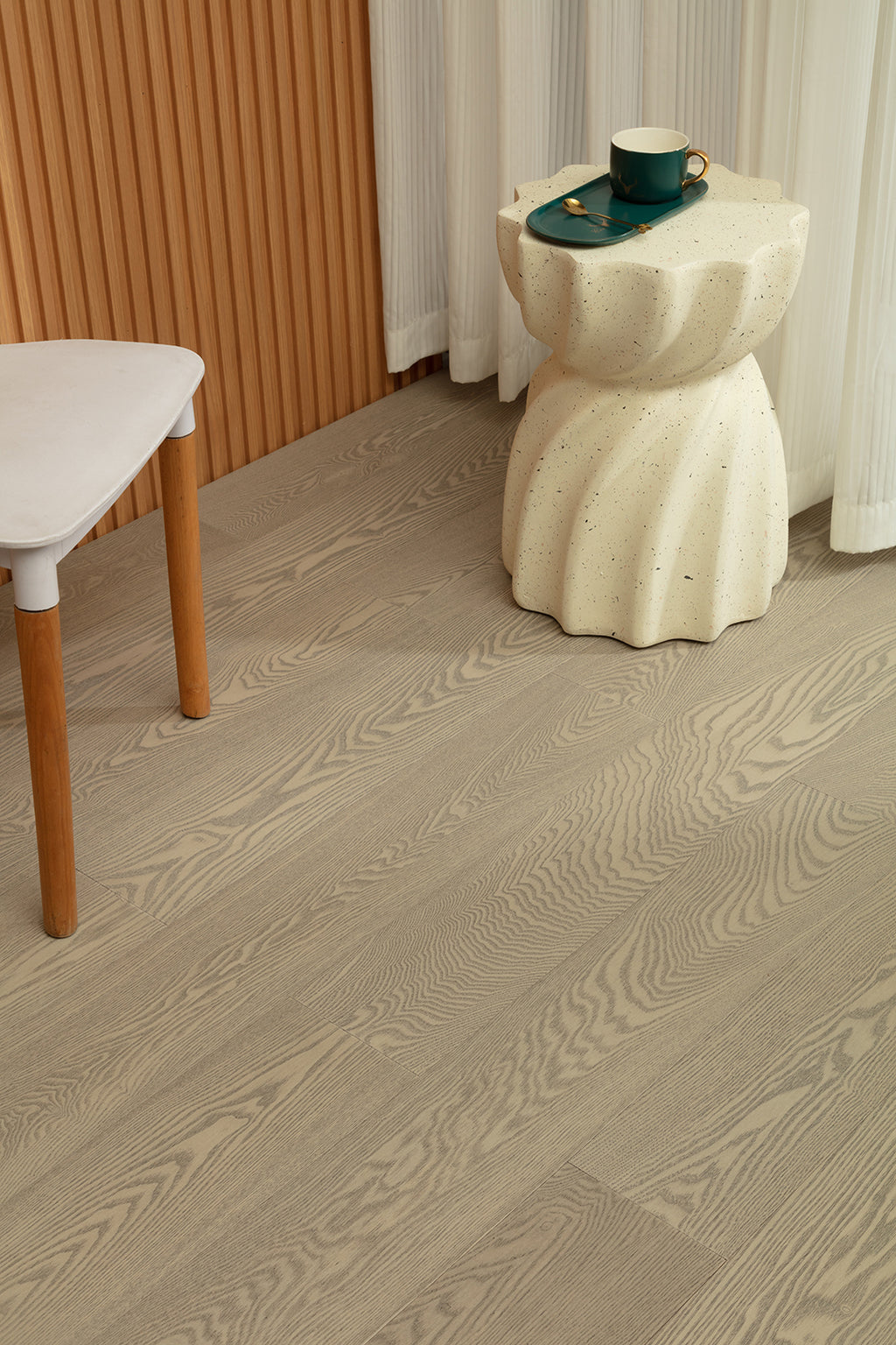 SK 1218 Full Birch Multi-layer Fire-Retardant Substrate Solid Wood European Oak Veneer 1.2 mm Scratch-resistant  Engineered Flooring