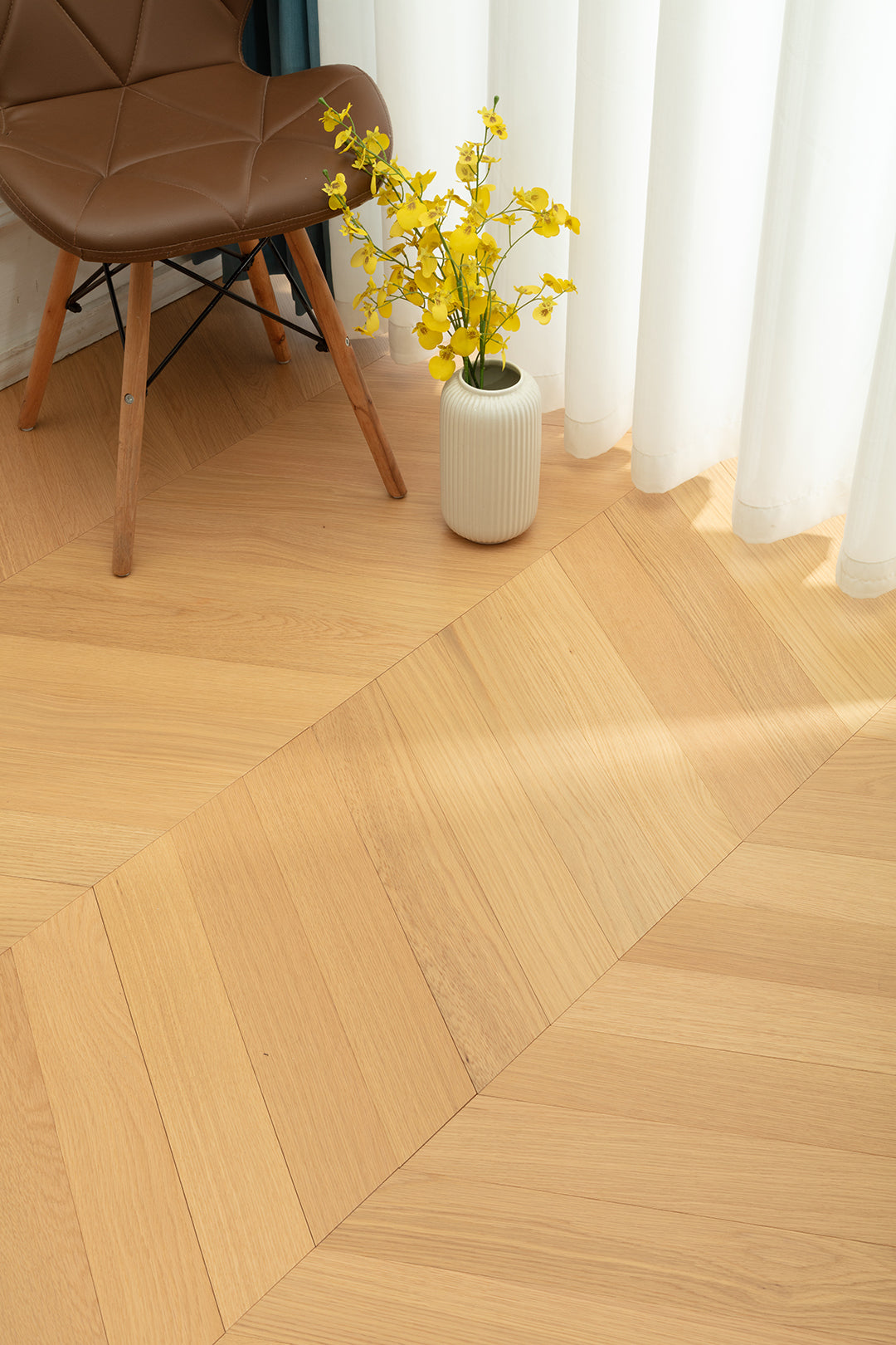 9505 Chevron Art Parquet Full Birch Multi-layer Core Solid Wood Oak Veneer  Engineered Flooring