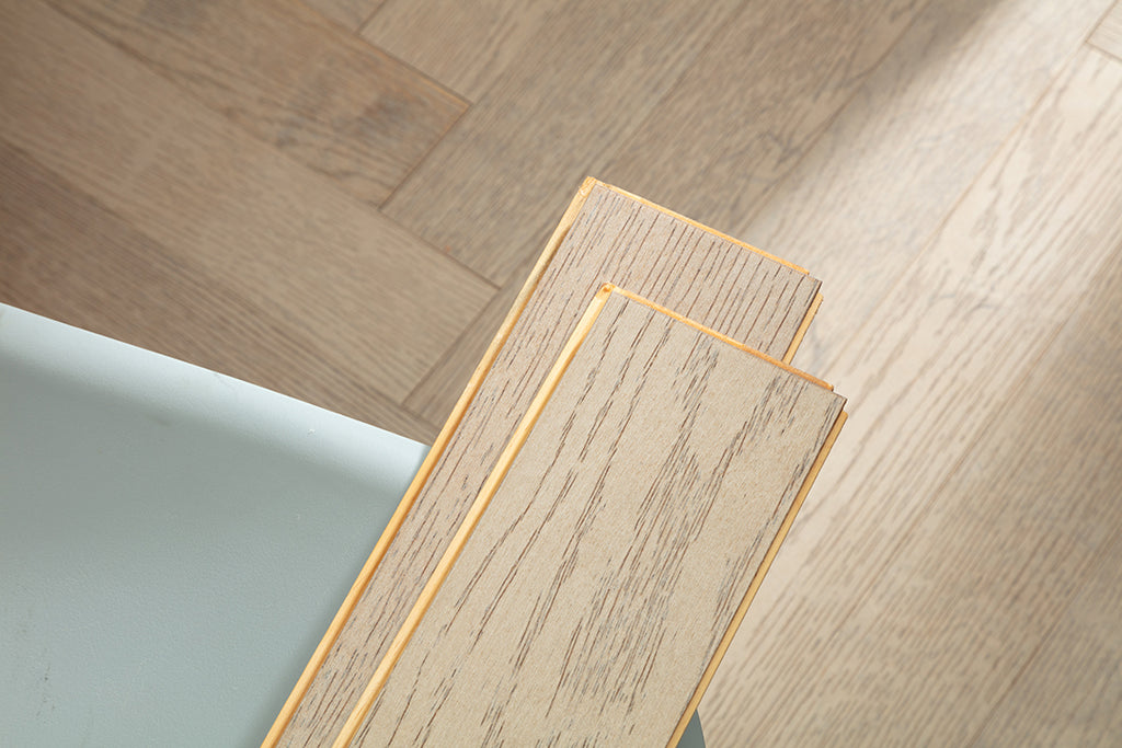 9208 Herringbone Art Parquet Metallic UV Finish Full Birch Multi-layer Core Solid Wood Oak Veneer Brushed Engineered Flooring