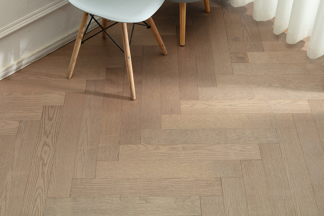 9208 Herringbone Art Parquet Metallic UV Finish Full Birch Multi-layer Core Solid Wood Oak Veneer Brushed Engineered Flooring