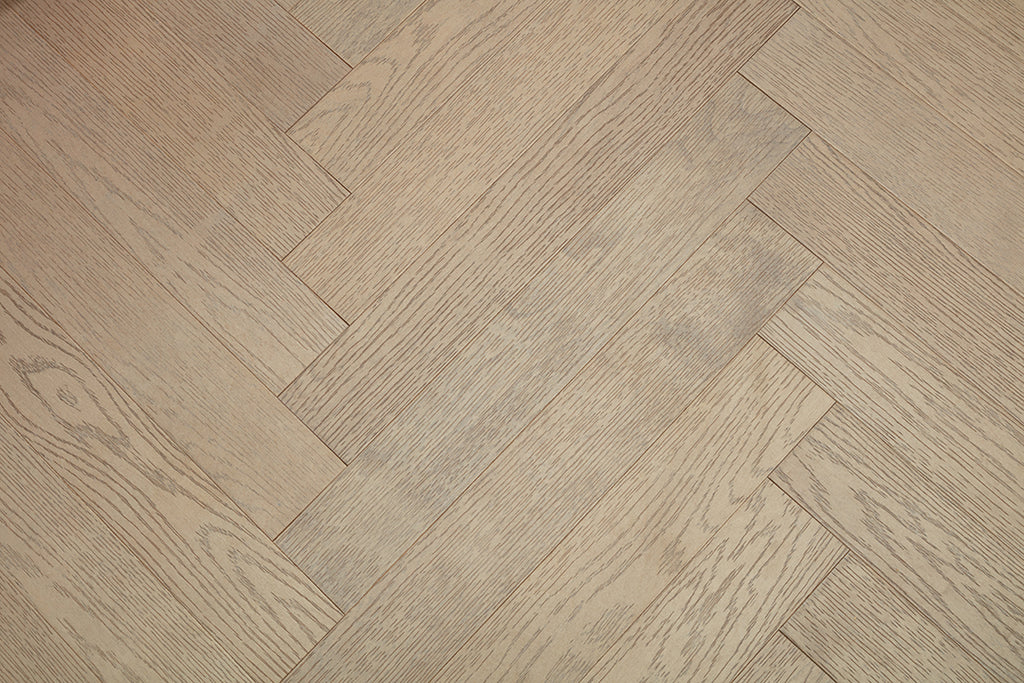 9208 Herringbone Art Parquet Metallic UV Finish Full Birch Multi-layer Core Solid Wood Oak Veneer Brushed Engineered Flooring