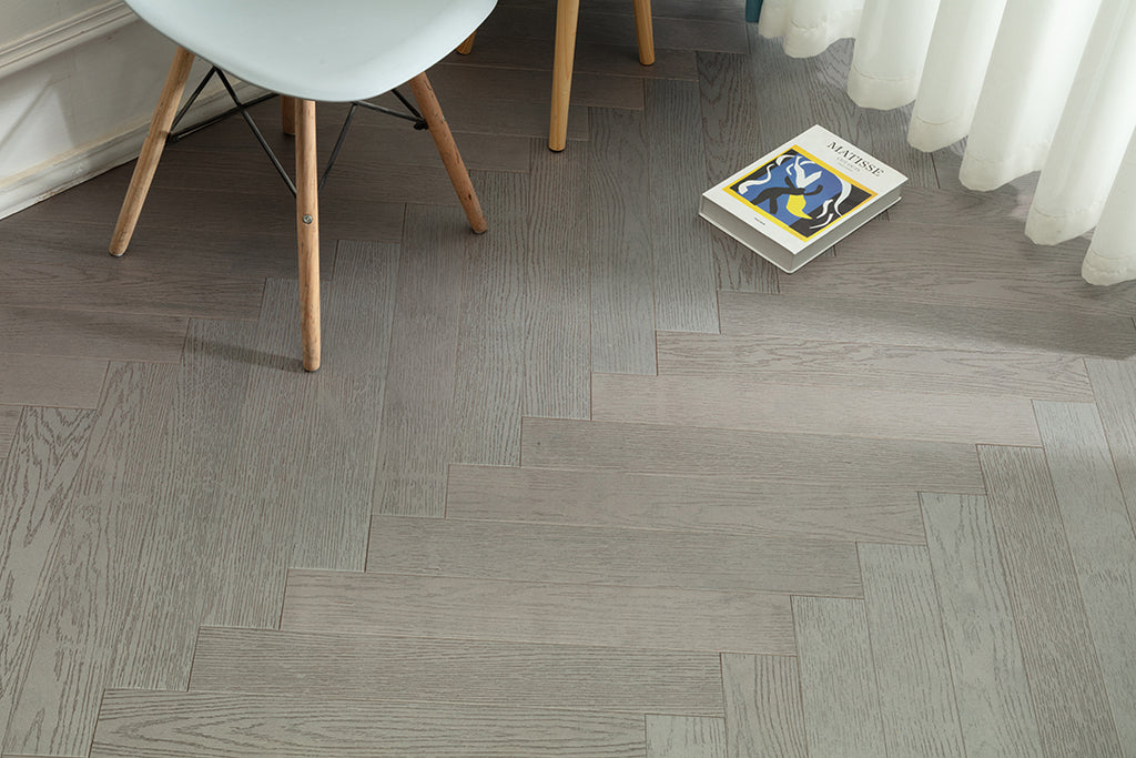 9209 Herringbone Art Parquet Metallic UV Finish Full Birch Multi-layer Core Solid Wood Oak Veneer Brushed Engineered Flooring