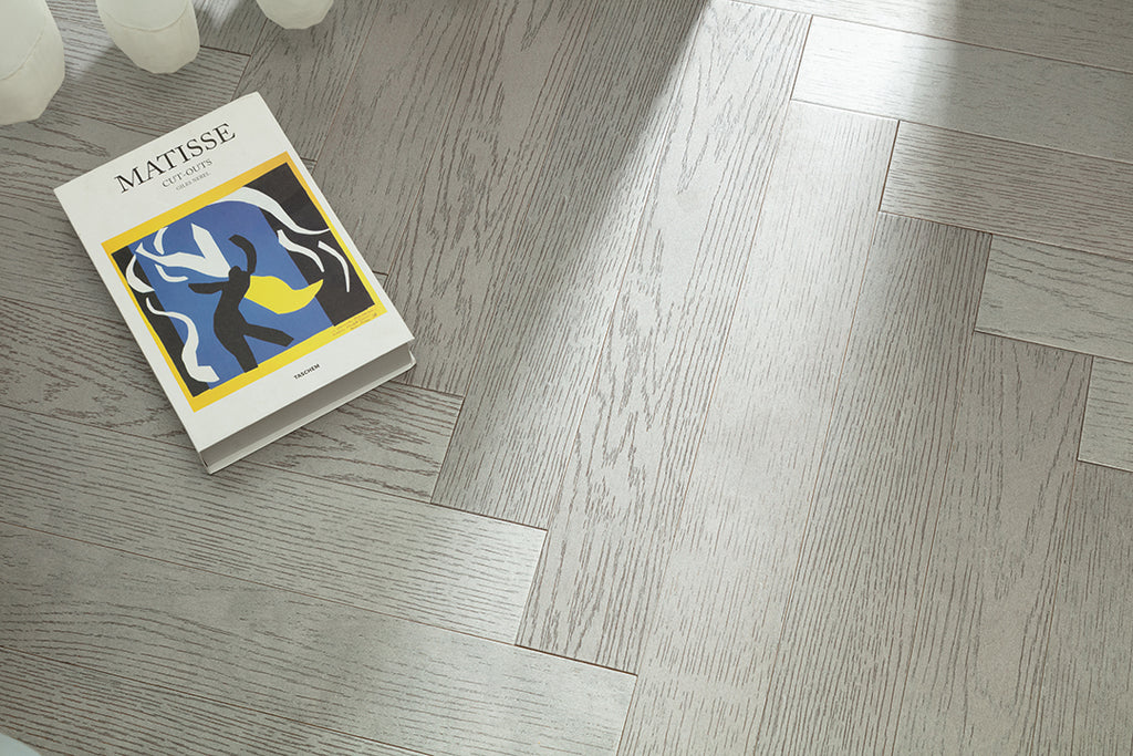 9209 Herringbone Art Parquet Metallic UV Finish Full Birch Multi-layer Core Solid Wood Oak Veneer Brushed Engineered Flooring