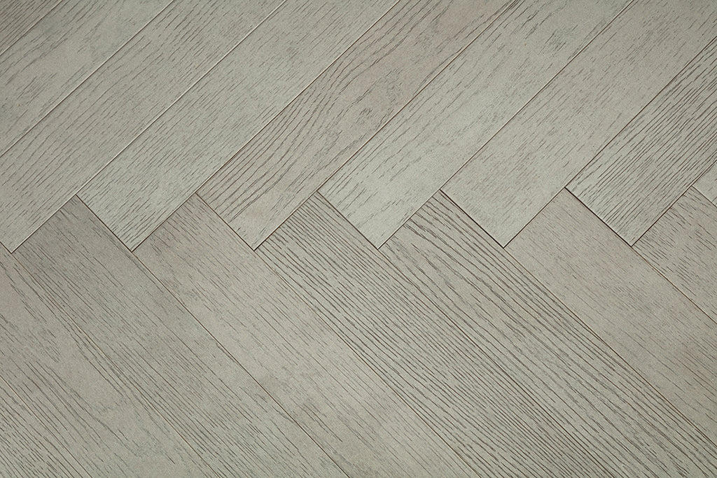 9209 Herringbone Art Parquet Metallic UV Finish Full Birch Multi-layer Core Solid Wood Oak Veneer Brushed Engineered Flooring
