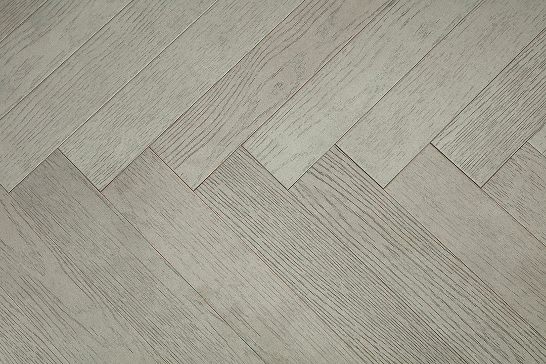 9209 Herringbone Art Parquet Metallic UV Finish Full Birch Multi-layer Core Solid Wood Oak Veneer Brushed Engineered Flooring
