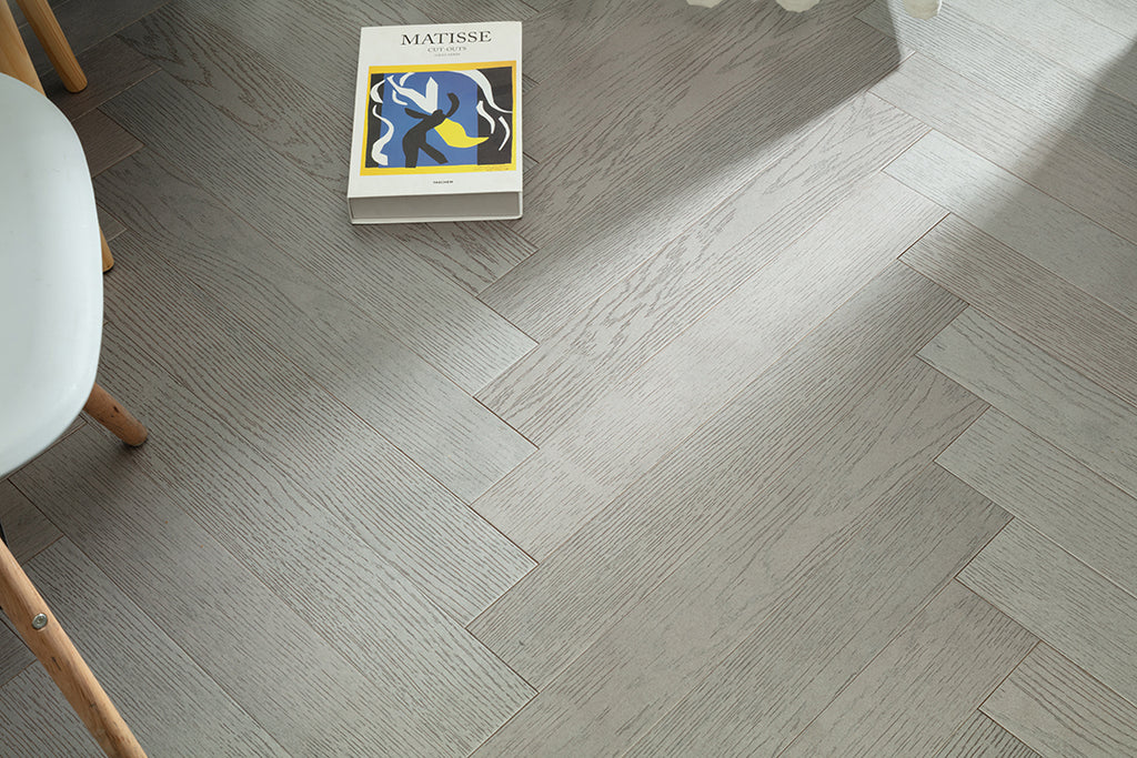9209 Herringbone Art Parquet Metallic UV Finish Full Birch Multi-layer Core Solid Wood Oak Veneer Brushed Engineered Flooring