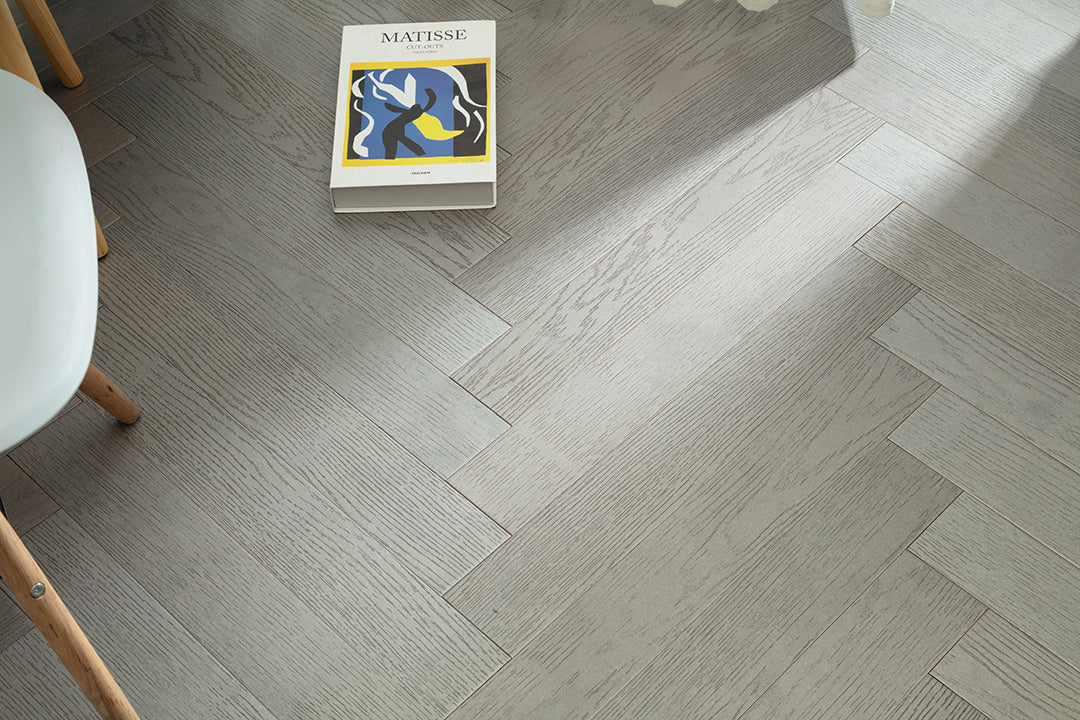 9209 Herringbone Art Parquet Metallic UV Finish Full Birch Multi-layer Core Solid Wood Oak Veneer Brushed Engineered Flooring