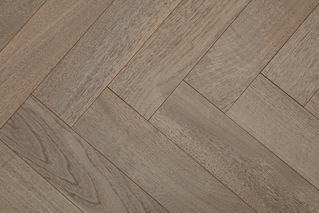 9215 Herringbone Art Parquet  Metallic UV Full Birch Multi-layer Core Solid Wood Black Walnut Veneer Brushed Engineered Flooring