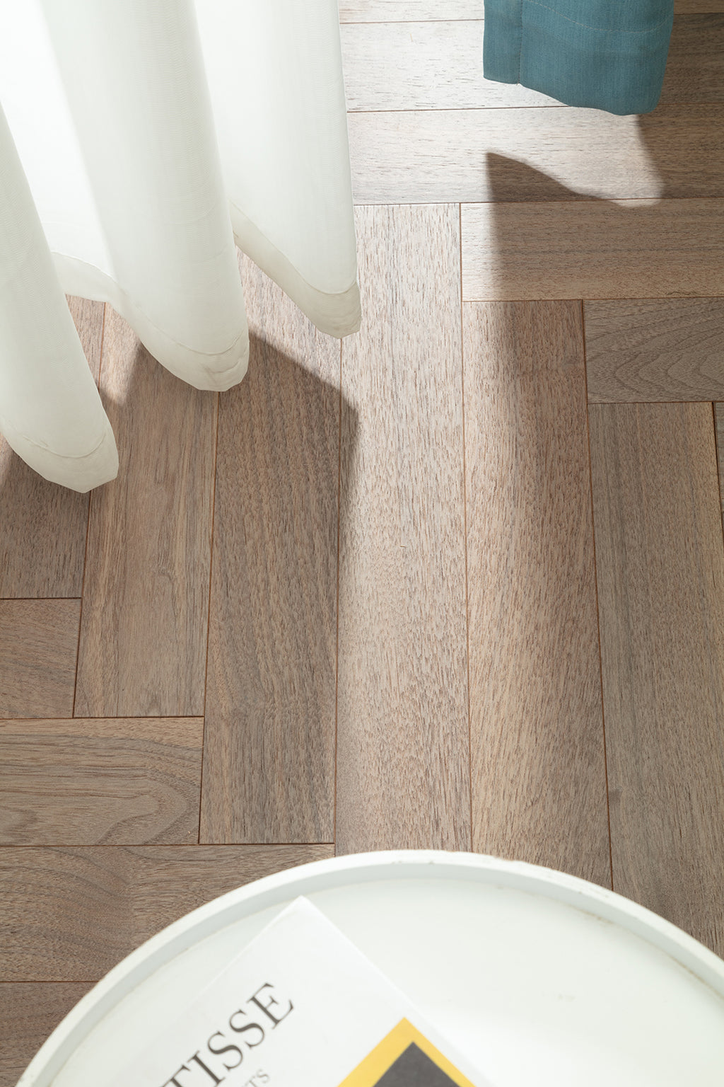 9215 Herringbone Art Parquet  Metallic UV Full Birch Multi-layer Core Solid Wood Black Walnut Veneer Brushed Engineered Flooring