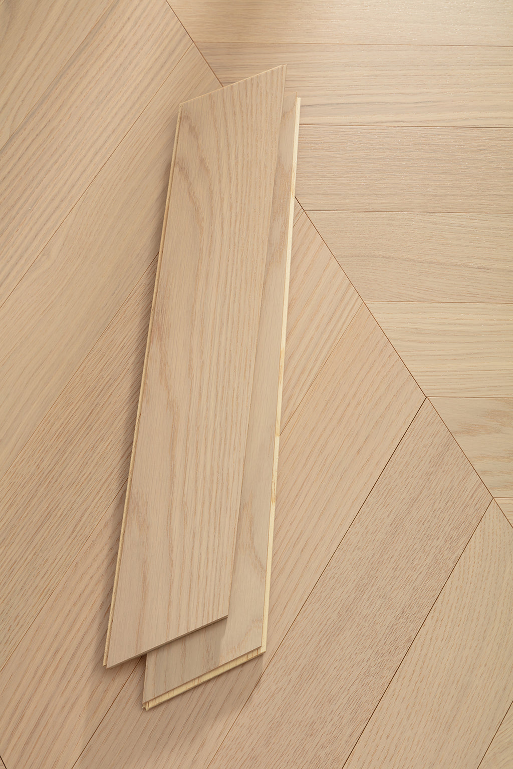 9507 Chevron Art Parquet Full Birch Multi-layer Core Solid Wood Oak Veneer Engineered Flooring