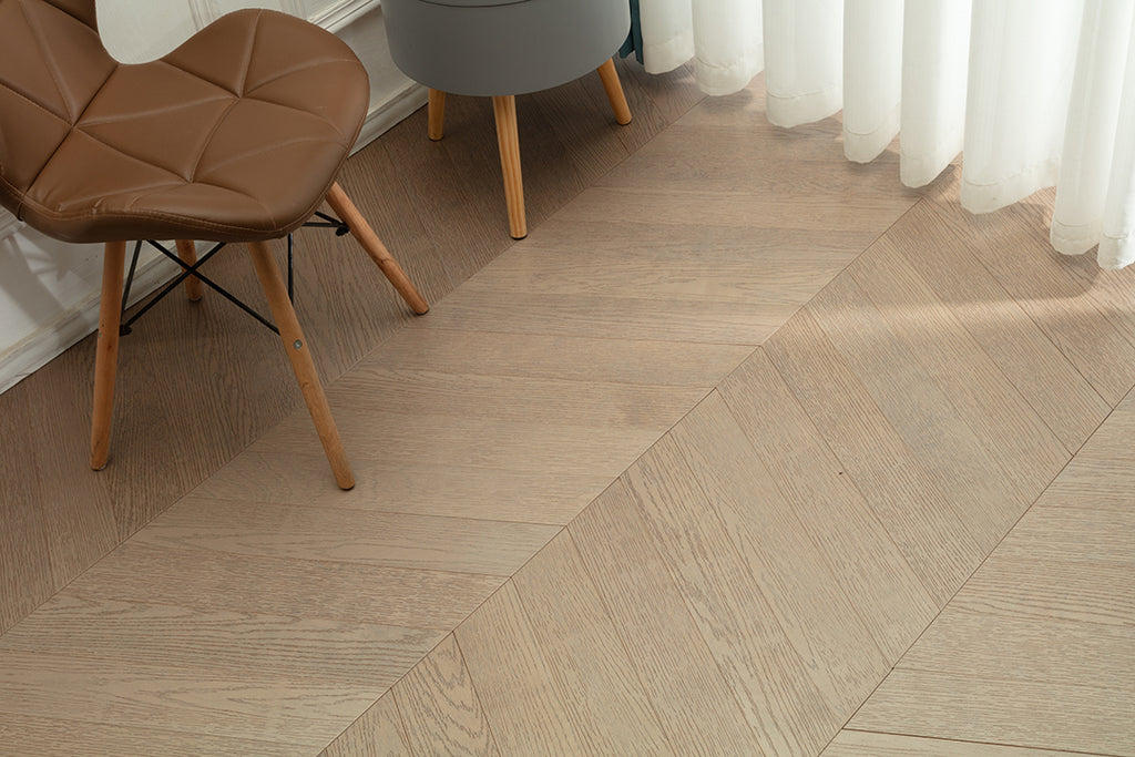 9508 Chevron Art Parquet Metallic UV Finish Full Birch Multi-layer Core Solid Wood Oak Veneer Engineered Flooring