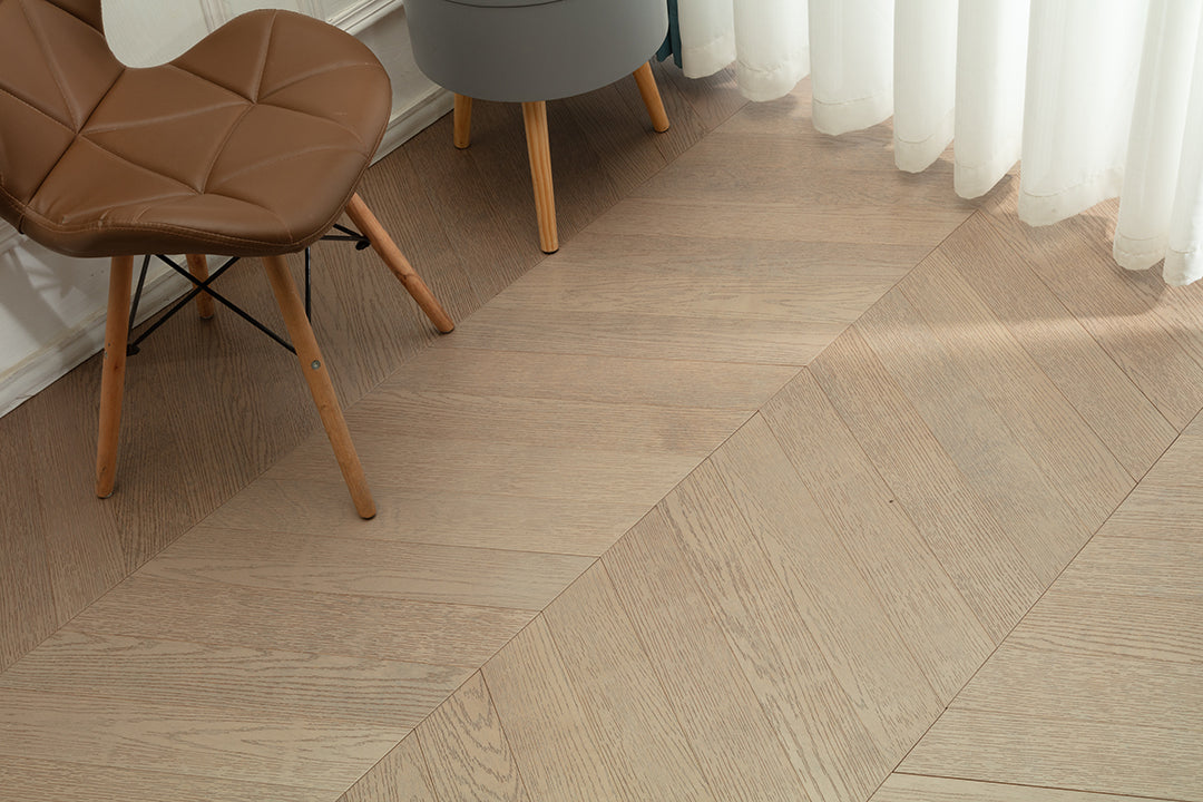 9508 Chevron Art Parquet Metallic UV Finish Full Birch Multi-layer Core Solid Wood Oak Veneer Engineered Flooring
