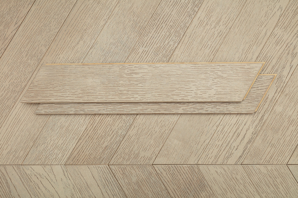 9508 Chevron Art Parquet Metallic UV Finish Full Birch Multi-layer Core Solid Wood Oak Veneer Engineered Flooring