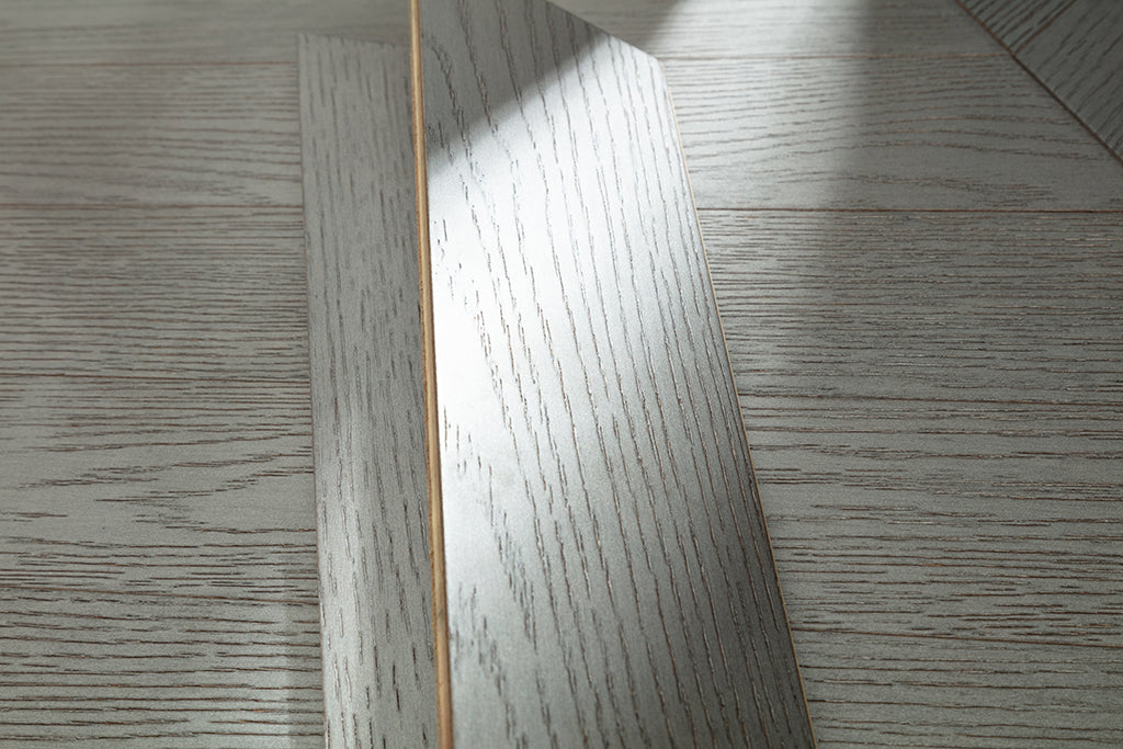 9509 Chevron Art Parquet Metallic UV Finish Full Birch Multi-layer Core Solid Wood Oak Veneer Engineered Flooring