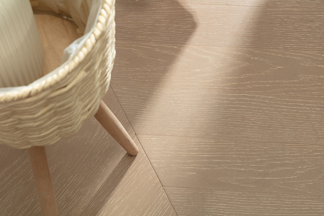 9511 Chevron Art Parquet  Full Birch Multi-layer Core Solid Wood Oak Veneer  Engineered Flooring