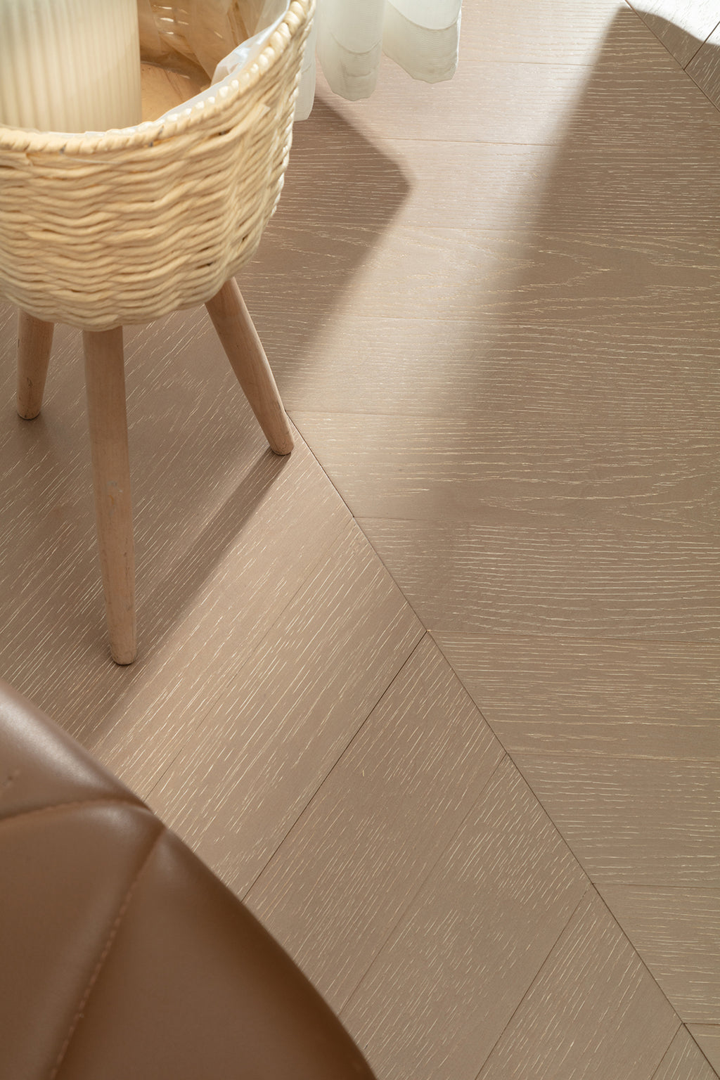 9511 Chevron Art Parquet  Full Birch Multi-layer Core Solid Wood Oak Veneer  Engineered Flooring