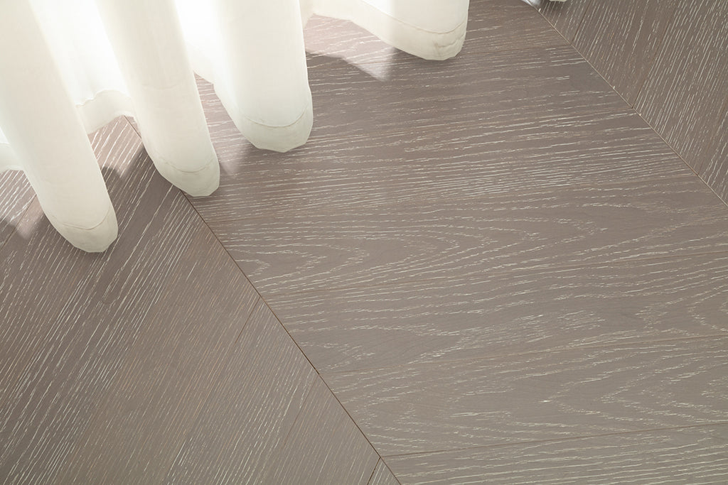9512 Chevron Art Parquet  Full Birch Multi-layer Core Solid Wood Oak Veneer Brushed Engineered Flooring