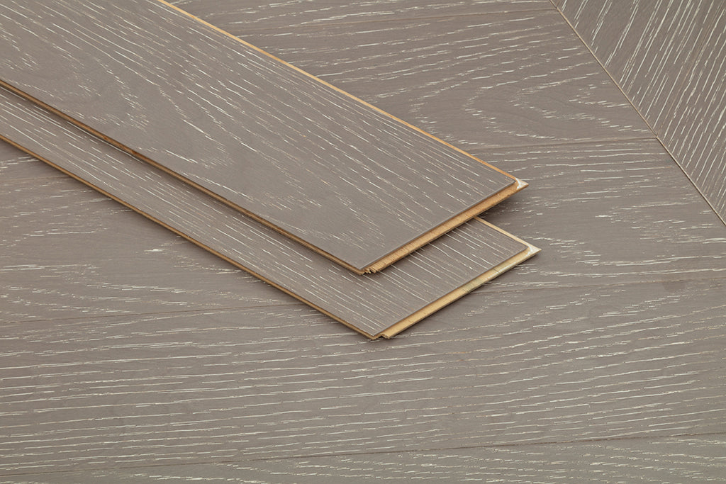 9512 Chevron Art Parquet  Full Birch Multi-layer Core Solid Wood Oak Veneer Brushed Engineered Flooring